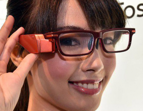 Toshiba presents its connected glasses