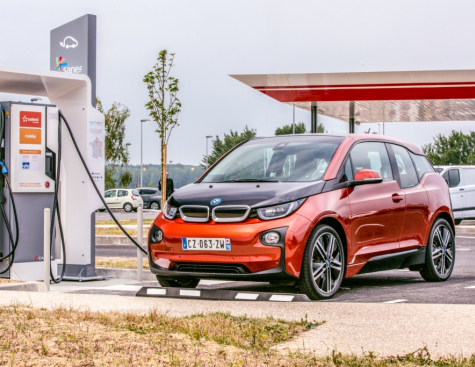 EVTronic recharge les véhicules électriques toujours plus vite