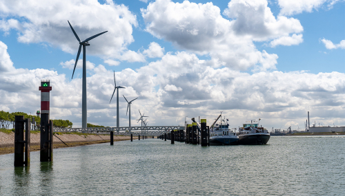 Zero Emission : Port of Rotterdam, A Growing Green Energy Hub