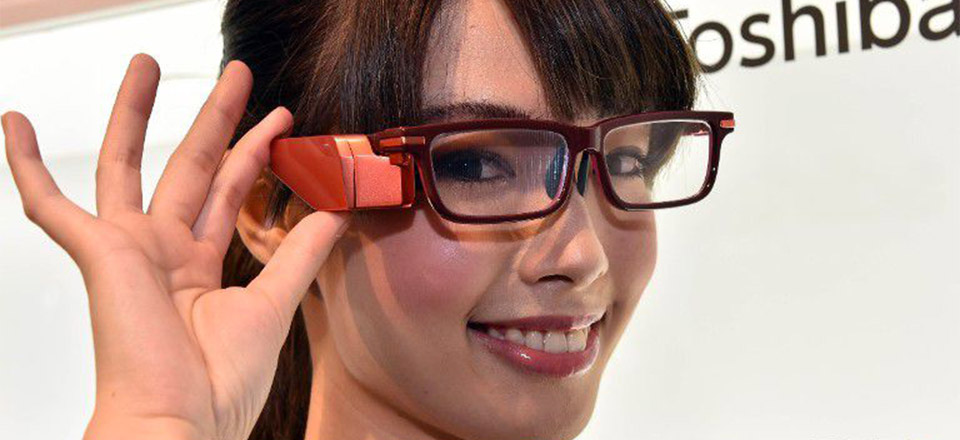 Toshiba presents its connected glasses